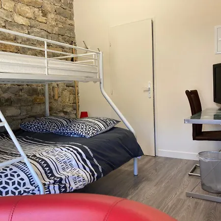 La Chambre Du Tonneau Montigny-sur-l'Ain Buitenkant foto